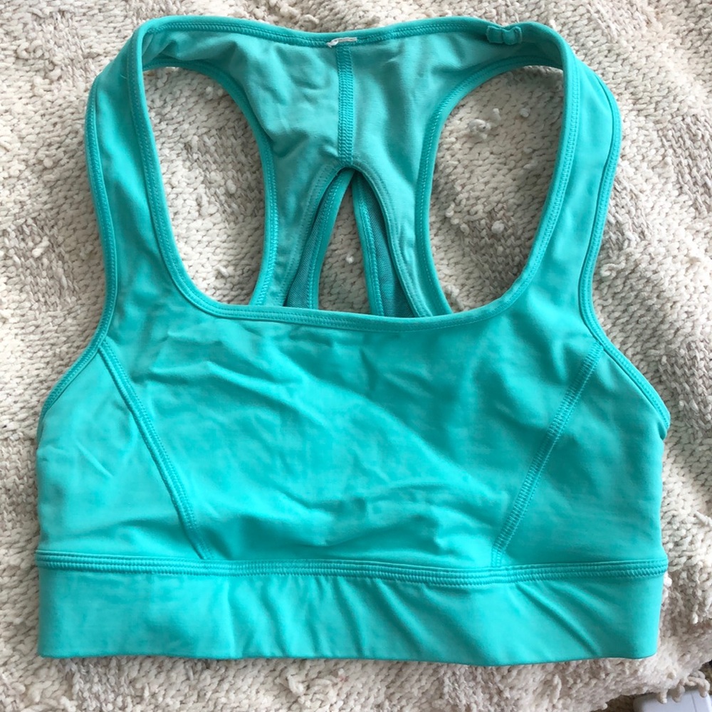 Lulu lemon sports bra size 4